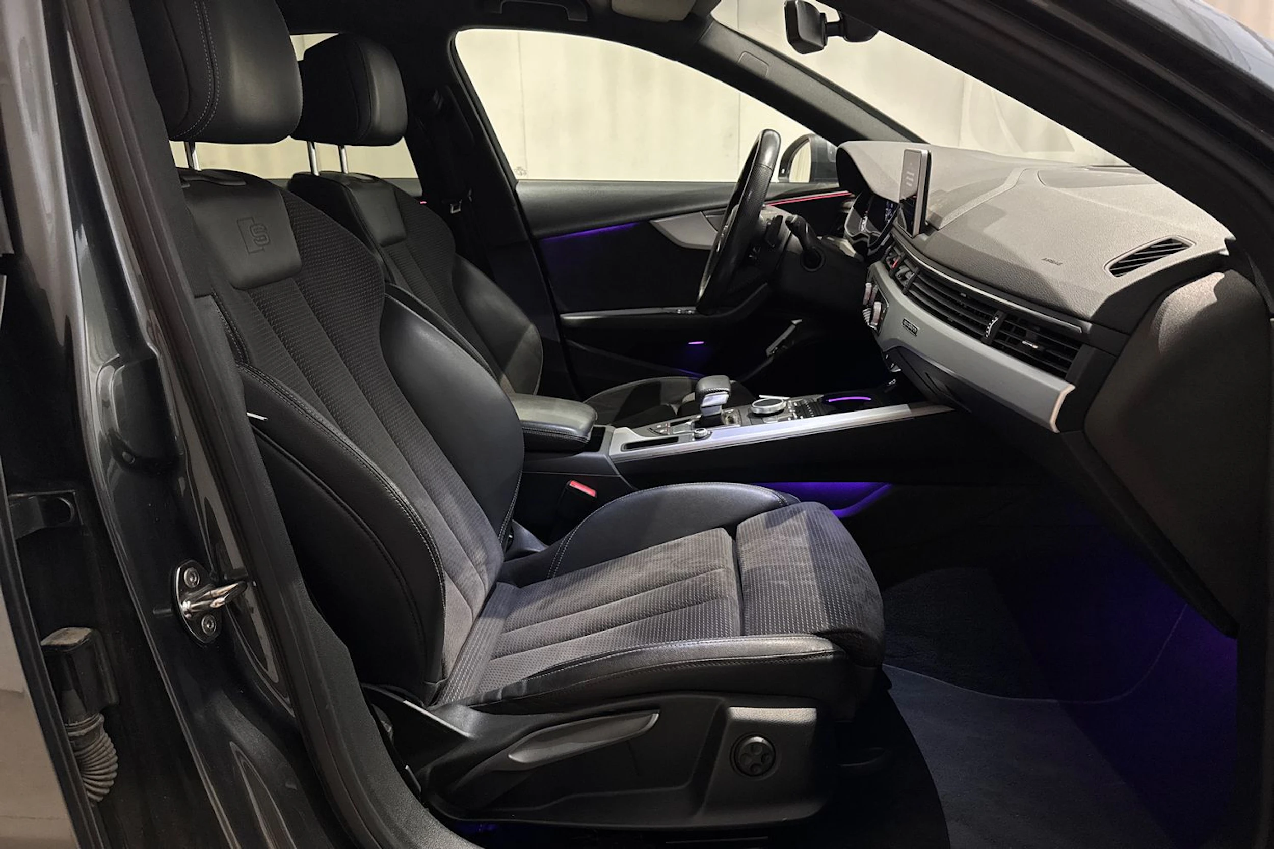 met. harmaa Audi A4 2019 kuva 21.