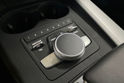 beige Audi A4 2019 kuva 26.