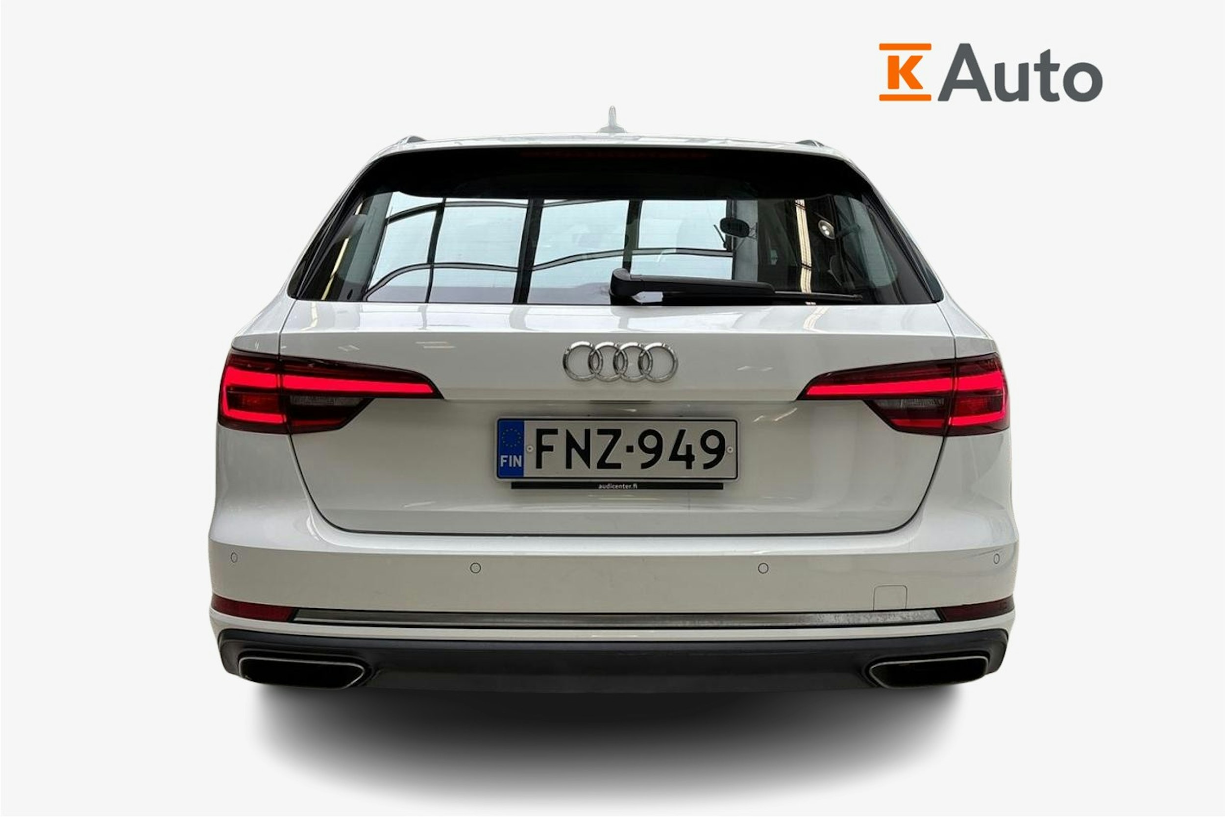 valkoinen Audi A4 2019 kuva 3.