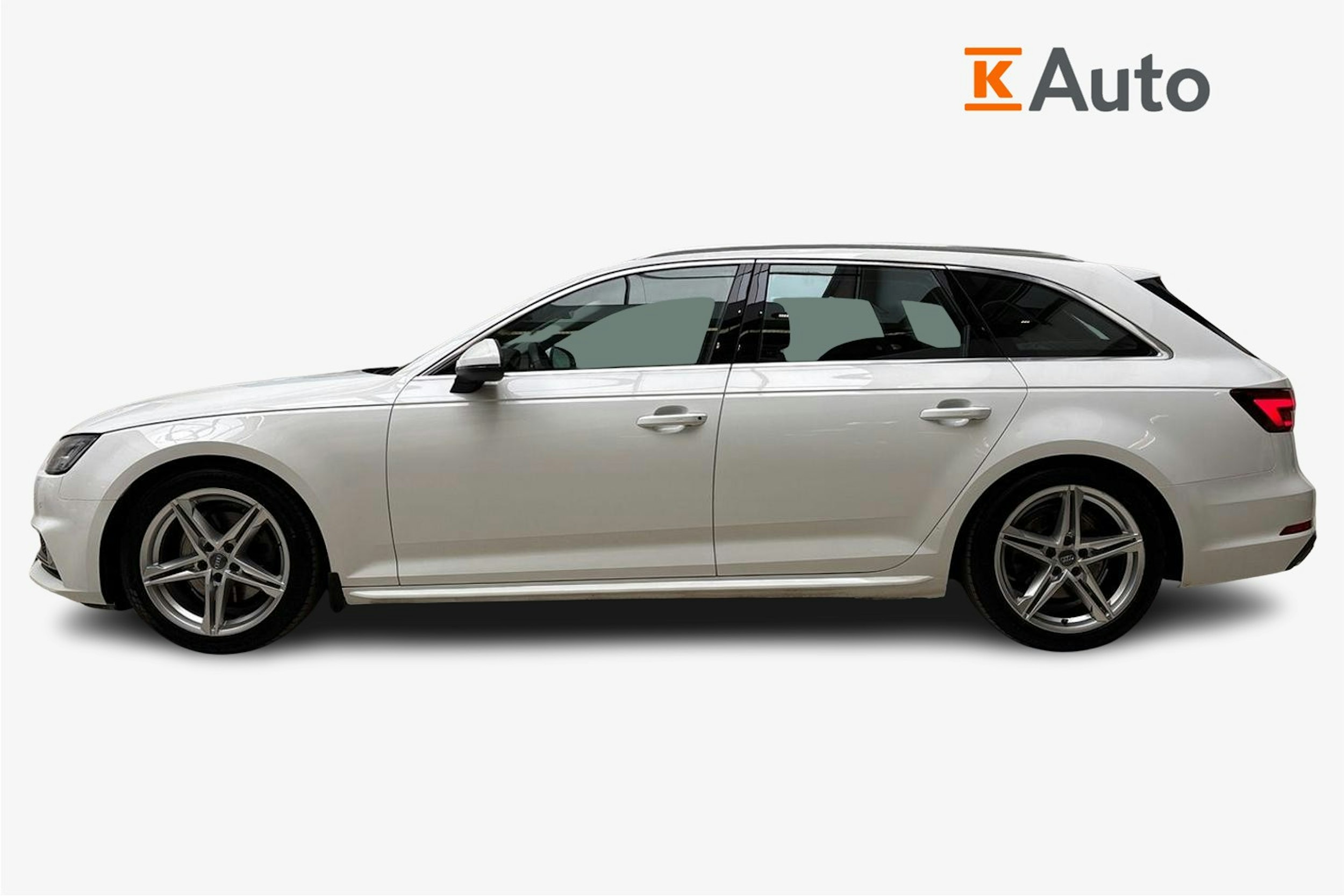 valkoinen Audi A4 2019 kuva 6.