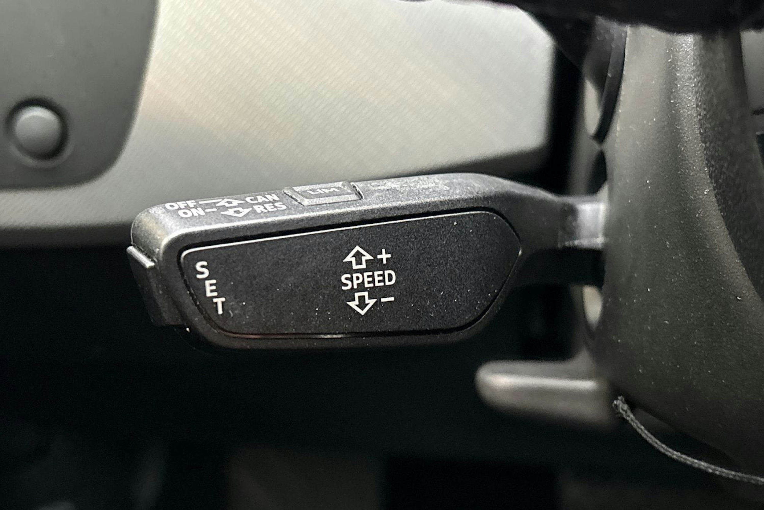 valkoinen Audi A4 2019 kuva 24.