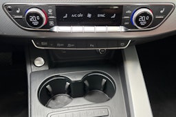valkoinen Audi A4 2019 kuva 30.