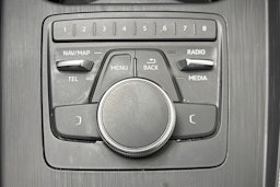 valkoinen Audi A4 2019 kuva 31.