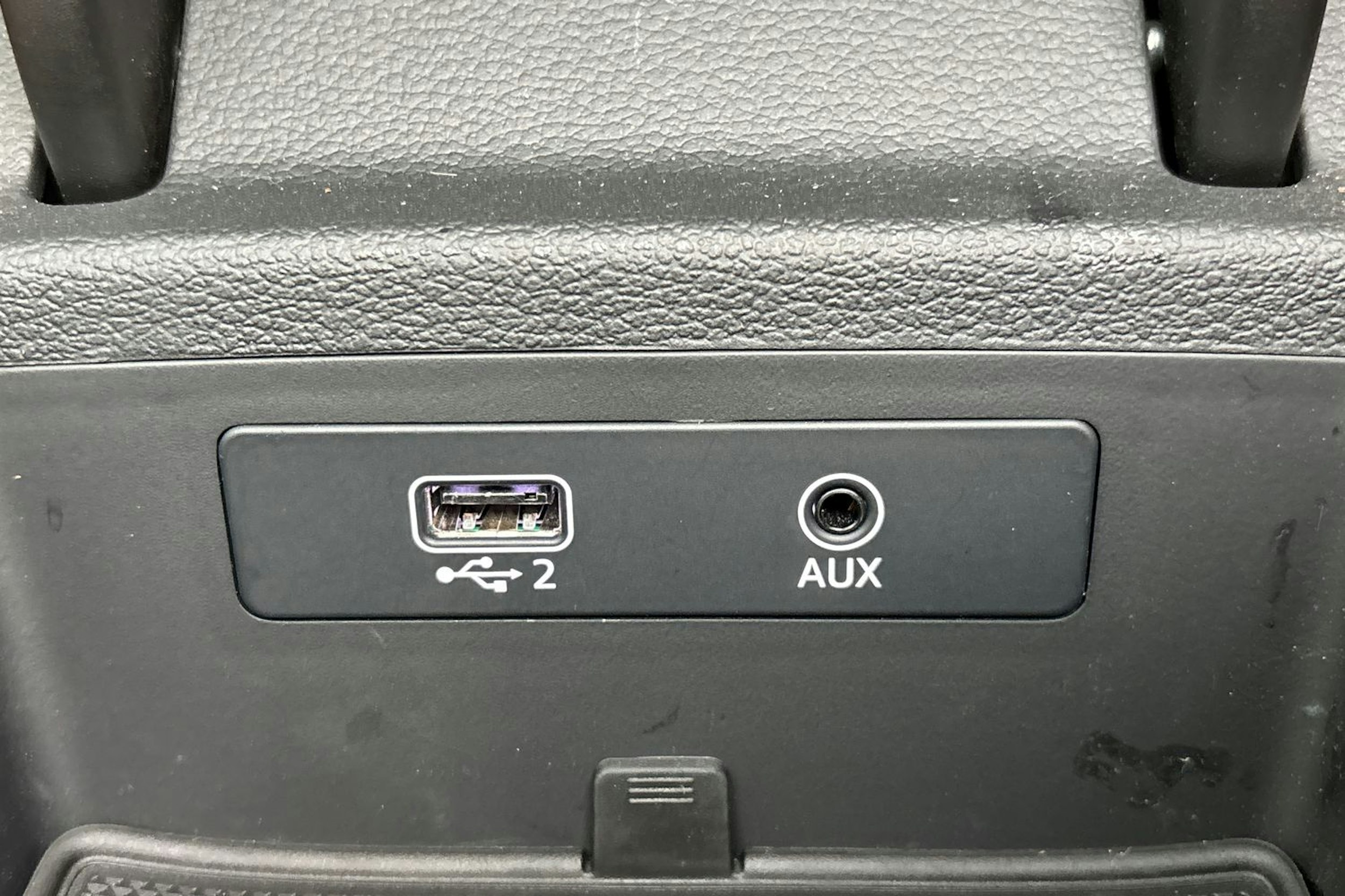 valkoinen Audi A4 2019 kuva 33.