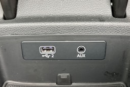 valkoinen Audi A4 2019 kuva 33.