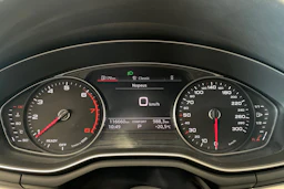 valkoinen Audi A4 2020 kuva 17.