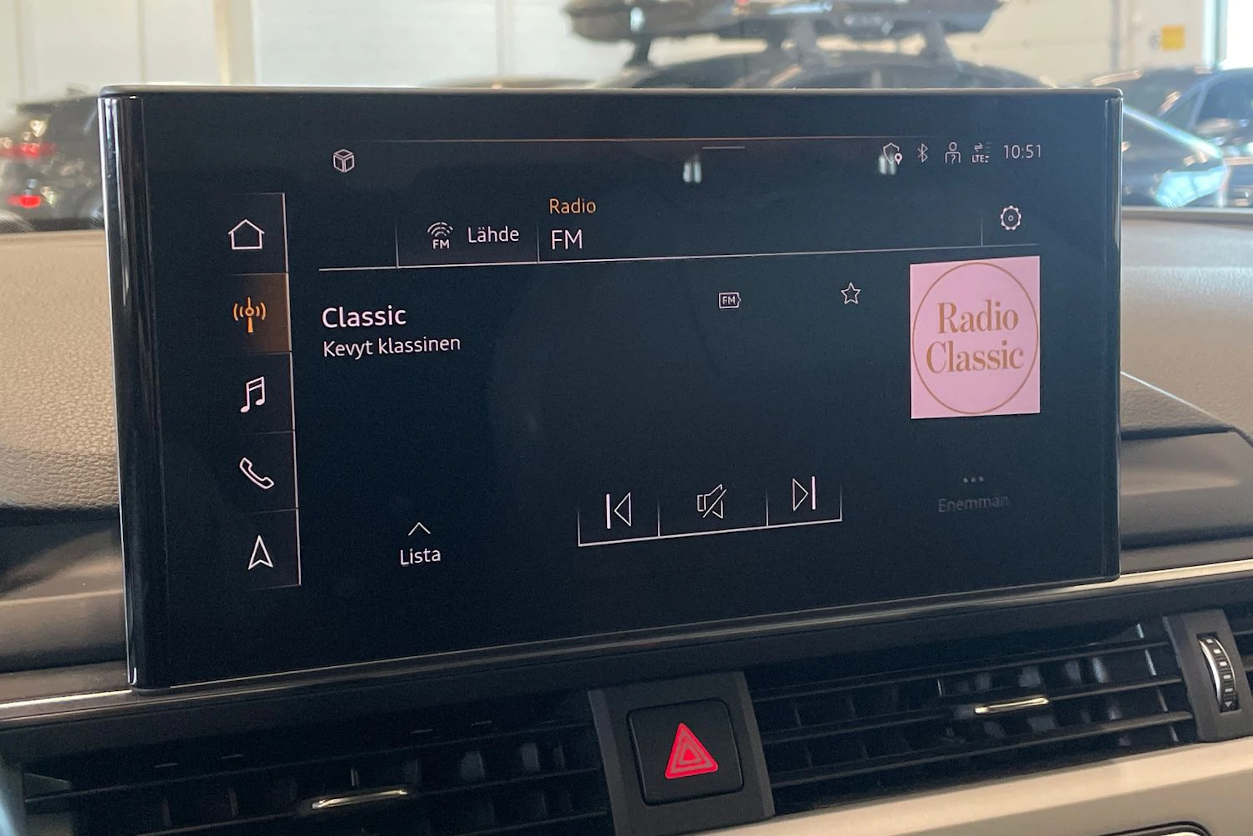 valkoinen Audi A4 2020 kuva 18.