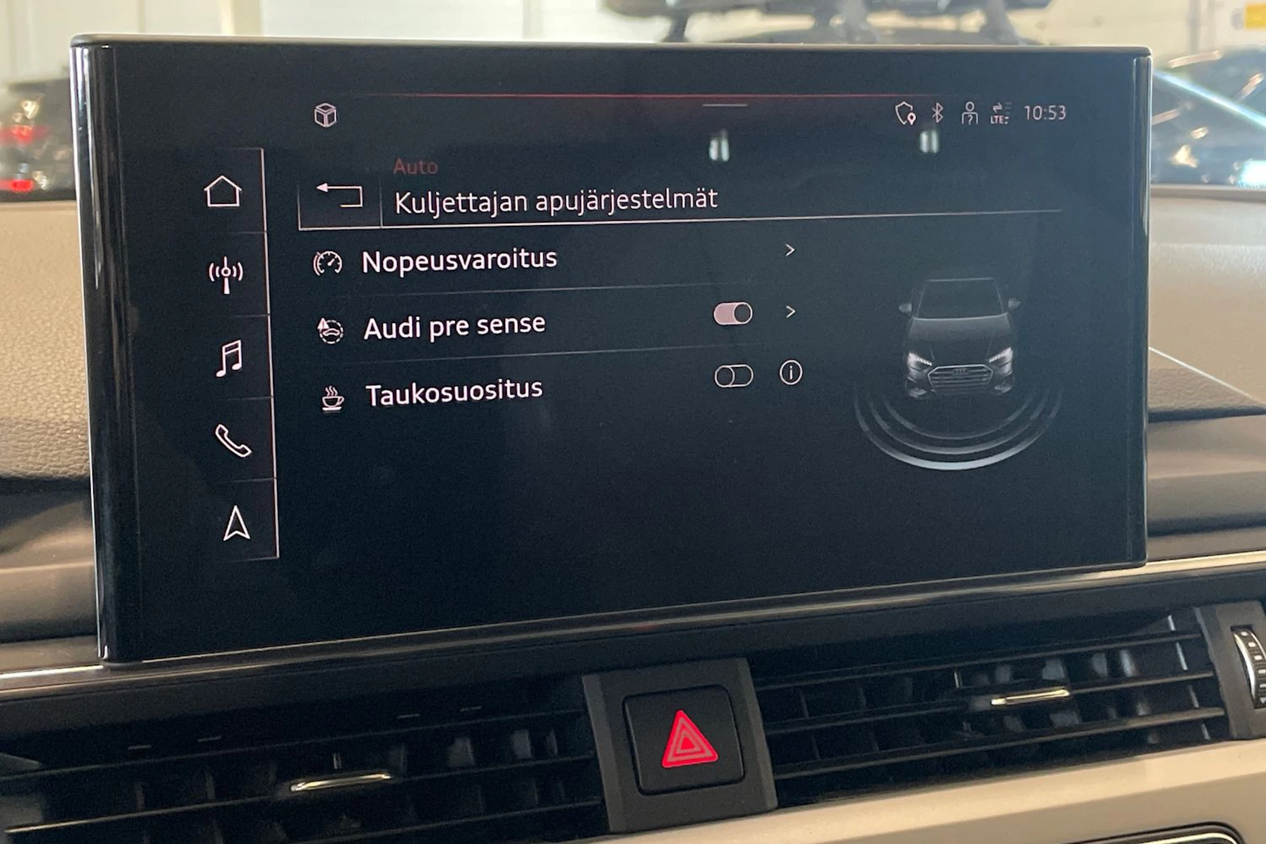 valkoinen Audi A4 2020 kuva 24.