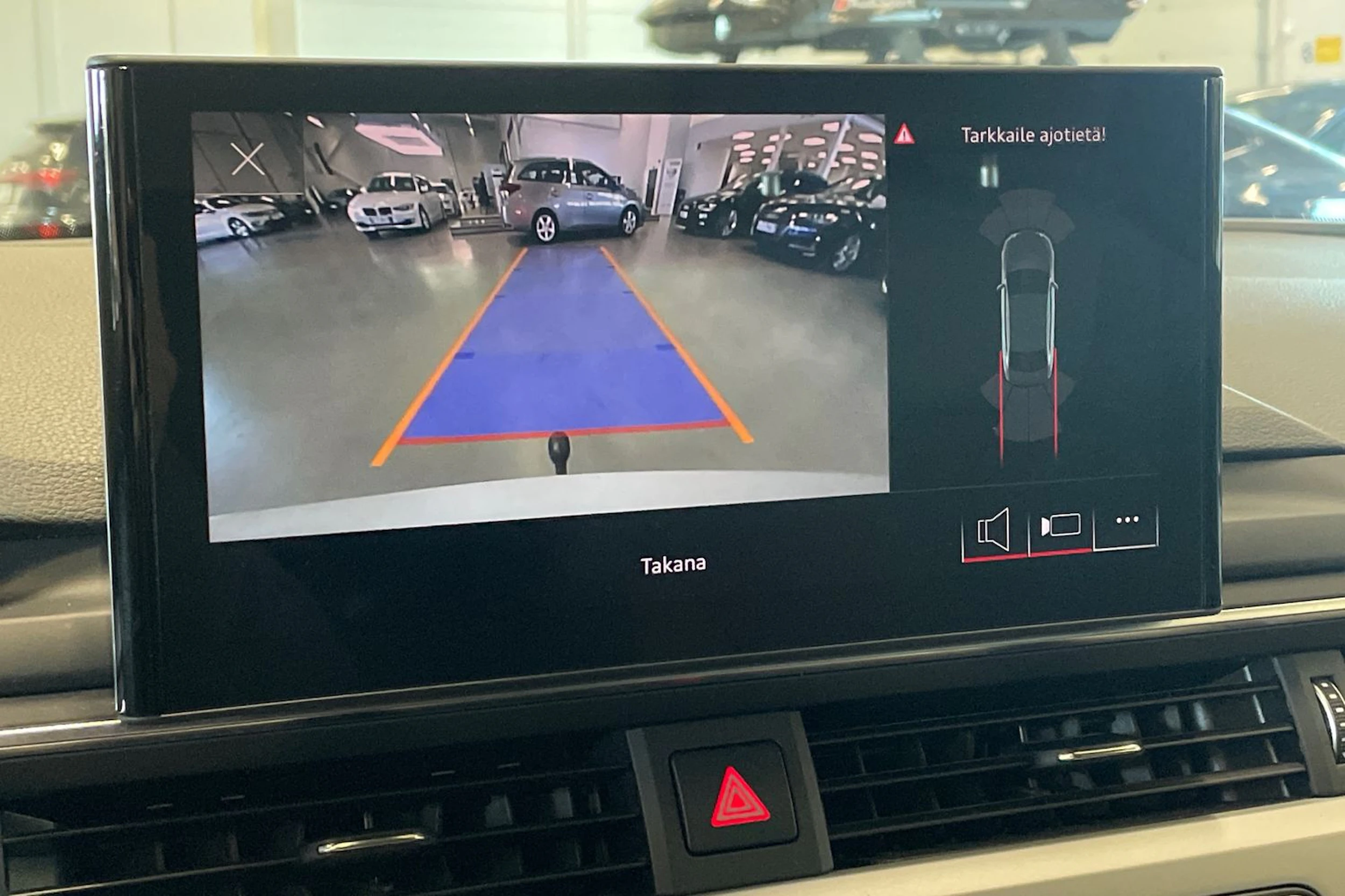 valkoinen Audi A4 2020 kuva 25.