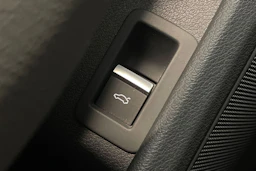 valkoinen Audi A4 2020 kuva 29.