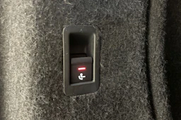 valkoinen Audi A4 2020 kuva 32.