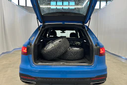 sininen Audi A4 2020 kuva 5.