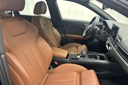 Sininen Audi A4 2019 kuva 13.
