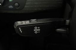 Sininen Audi A4 2019 kuva 17.