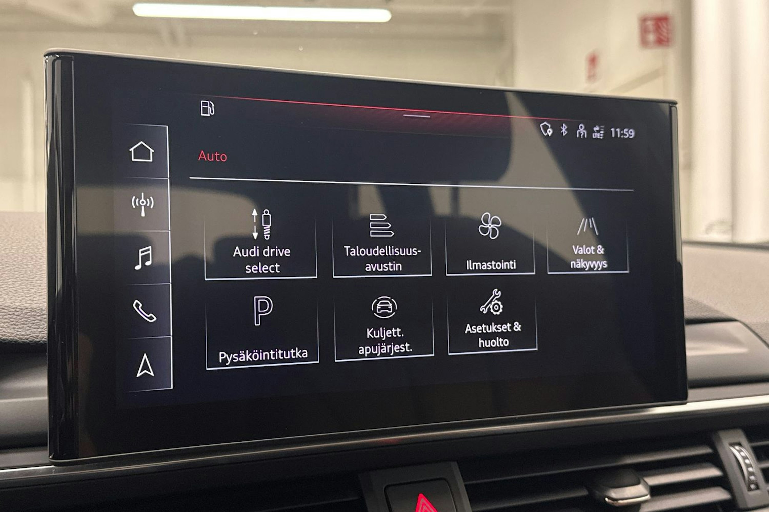 Sininen Audi A4 2019 kuva 26.