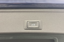 Sininen Audi A4 2019 kuva 39.