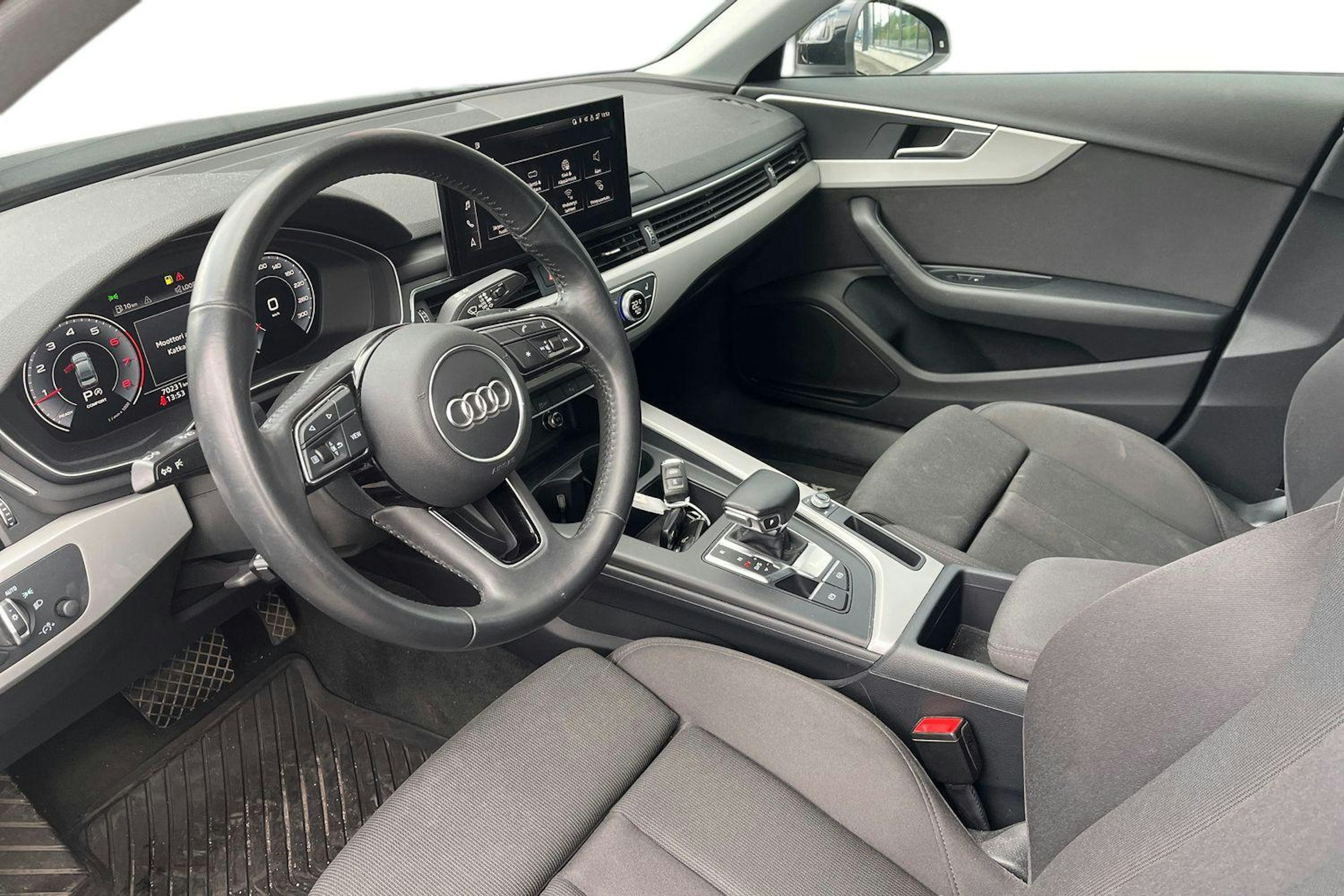 musta Audi A4 2019 kuva 3.