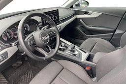 musta Audi A4 2019 kuva 3.