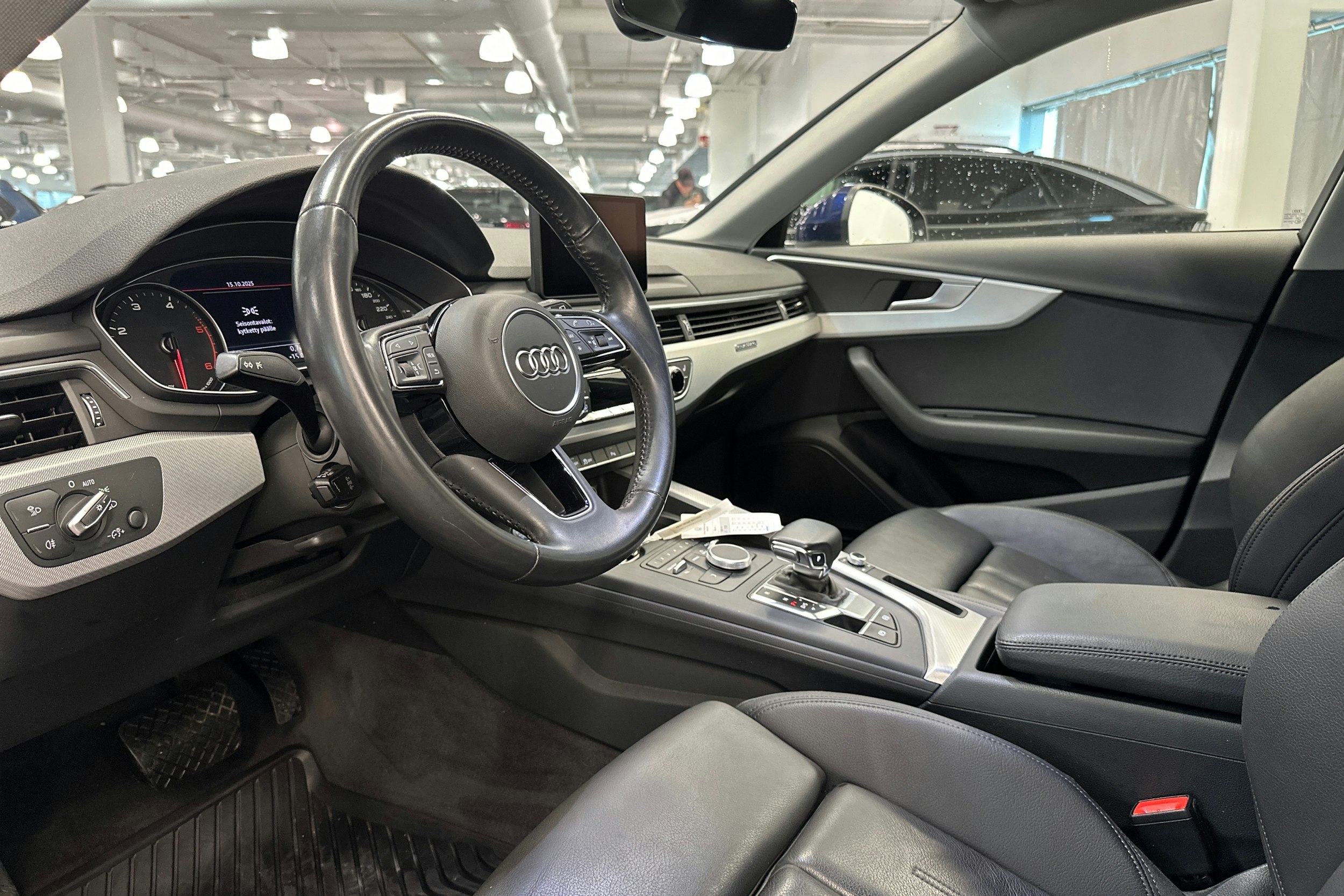 Sininen Audi A4 2019 kuva 6.