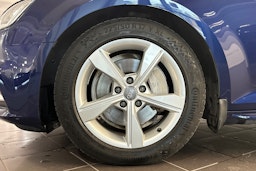 Sininen Audi A4 2019 kuva 9.