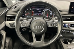 Sininen Audi A4 2019 kuva 12.