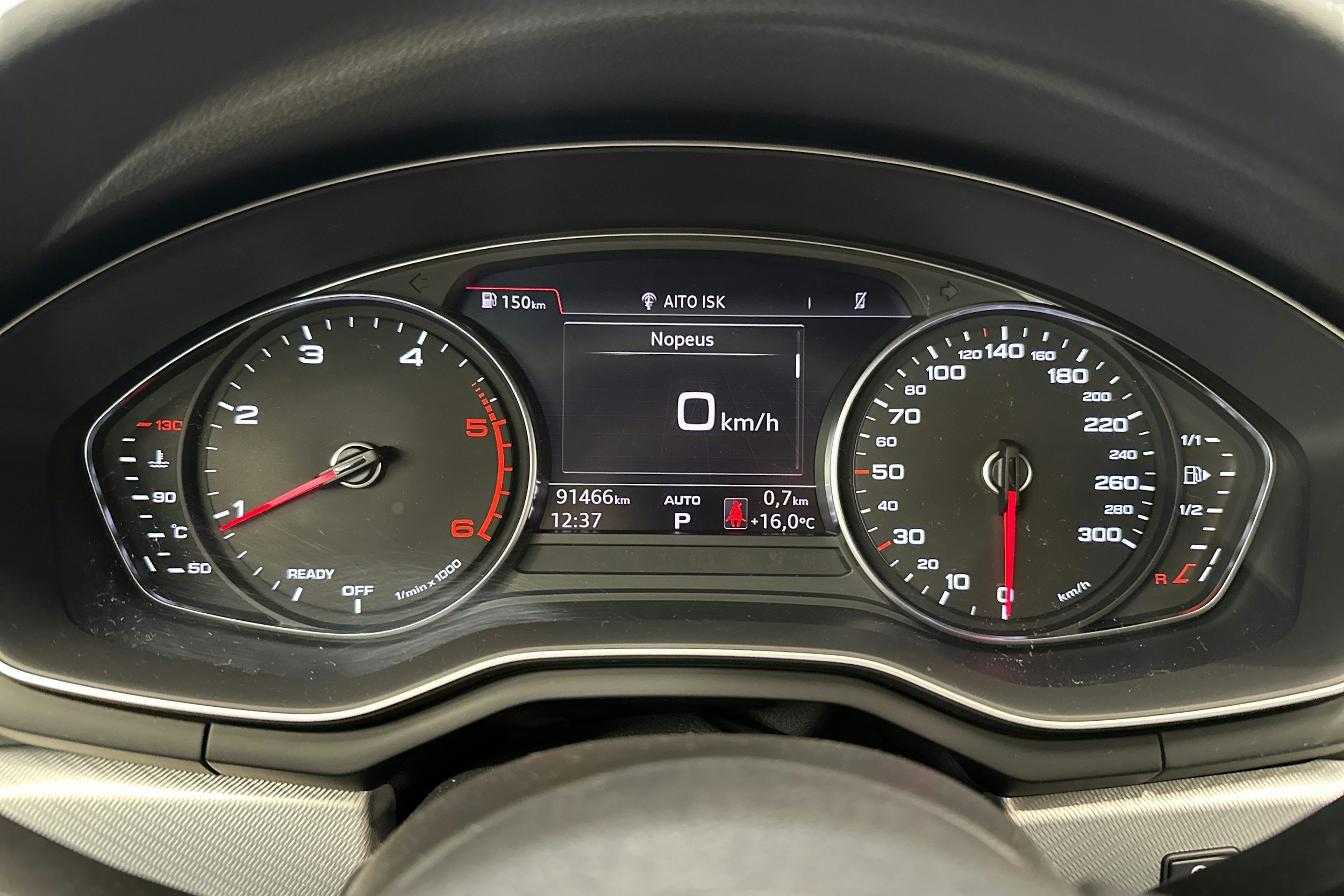 Sininen Audi A4 2019 kuva 15.