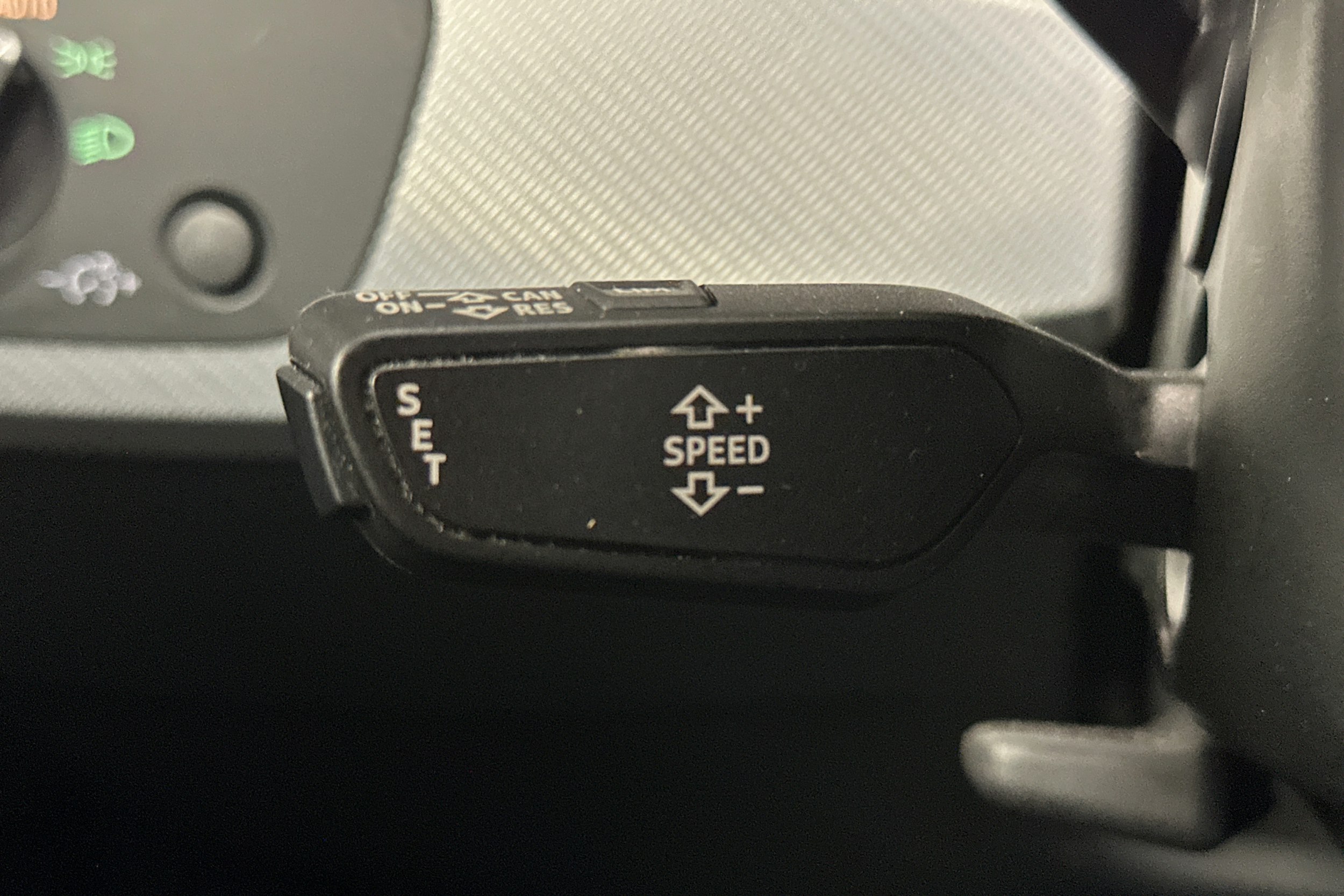 Sininen Audi A4 2019 kuva 20.