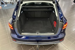 Sininen Audi A4 2019 kuva 21.
