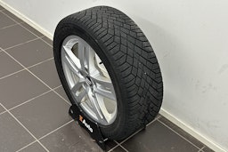 Sininen Audi A4 2019 kuva 24.