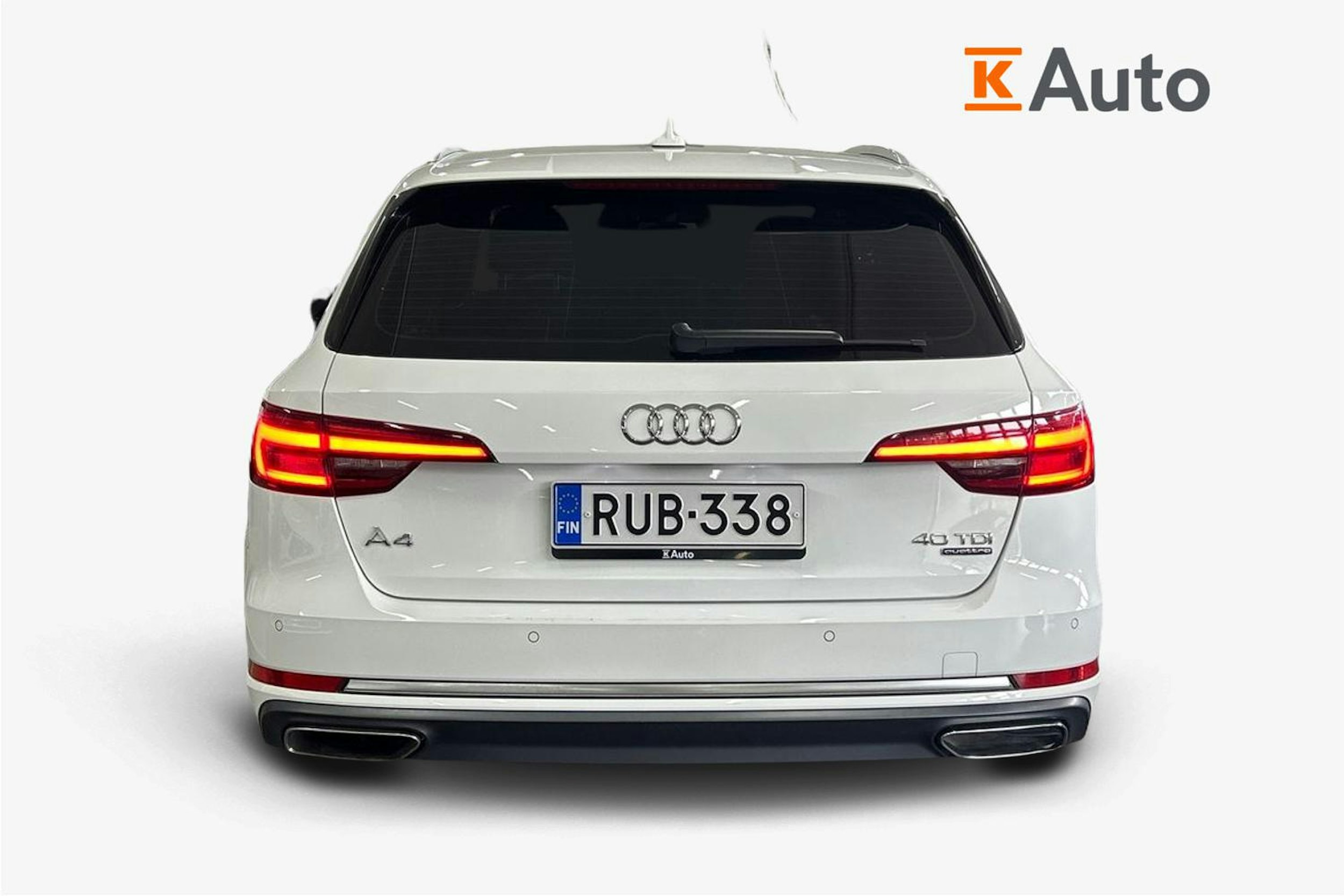 Valkoinen Audi A4 2019 kuva 3.