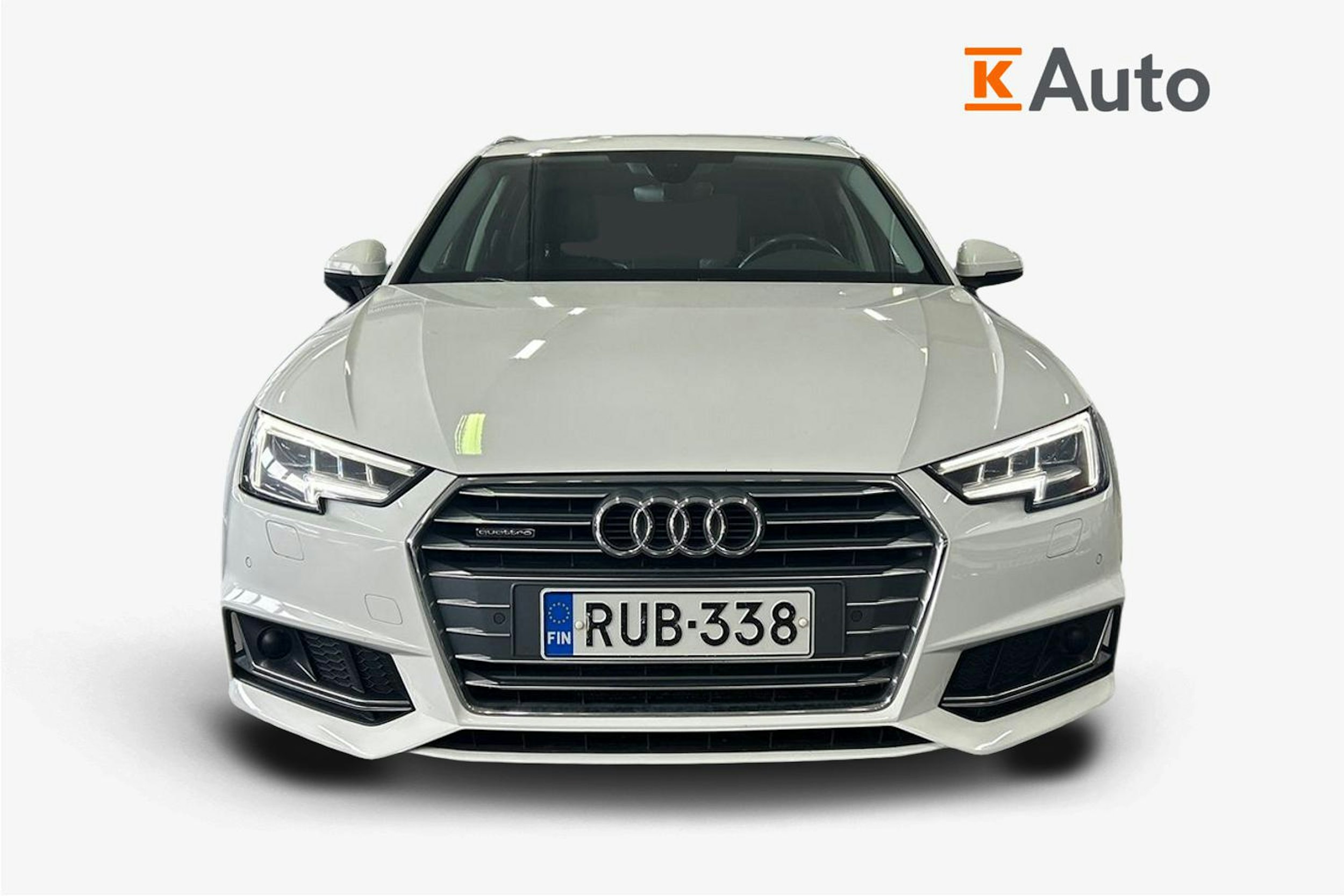 Valkoinen Audi A4 2019 kuva 5.