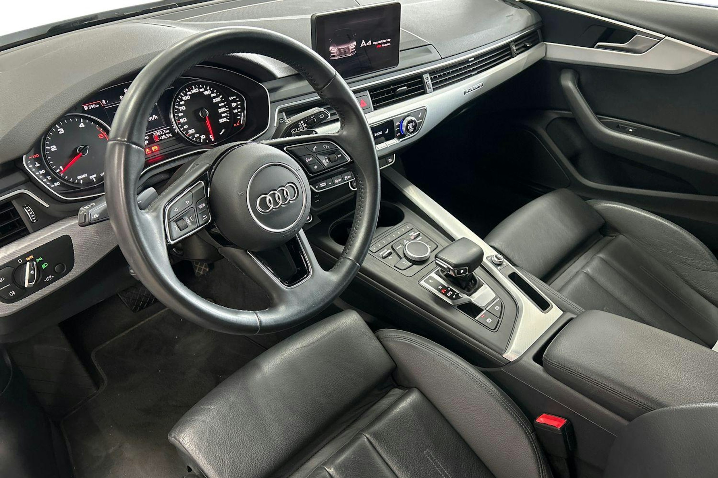 Valkoinen Audi A4 2019 kuva 7.