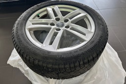 Valkoinen Audi A4 2019 kuva 13.