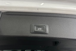 Valkoinen Audi A4 2019 kuva 15.