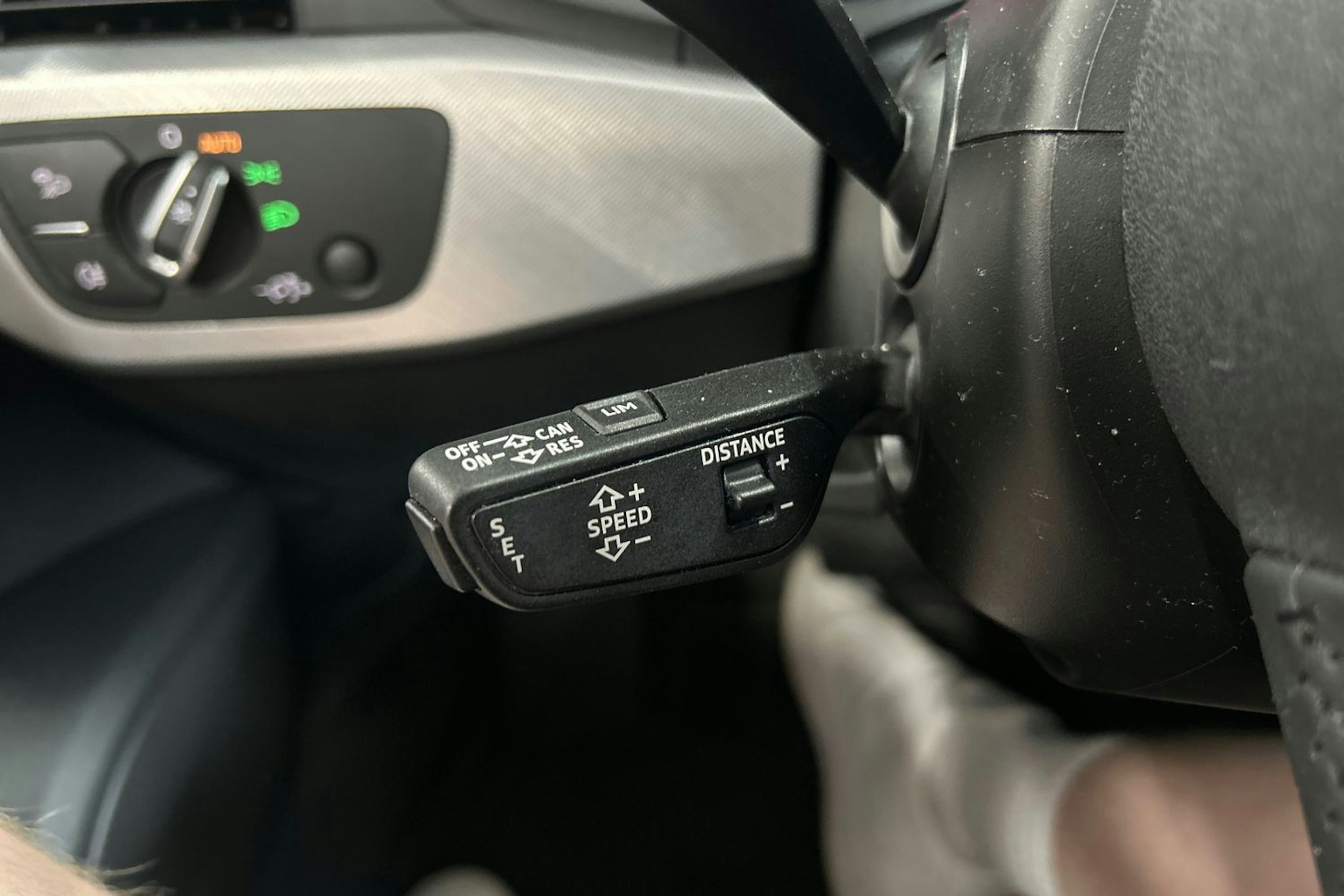 Valkoinen Audi A4 2019 kuva 21.