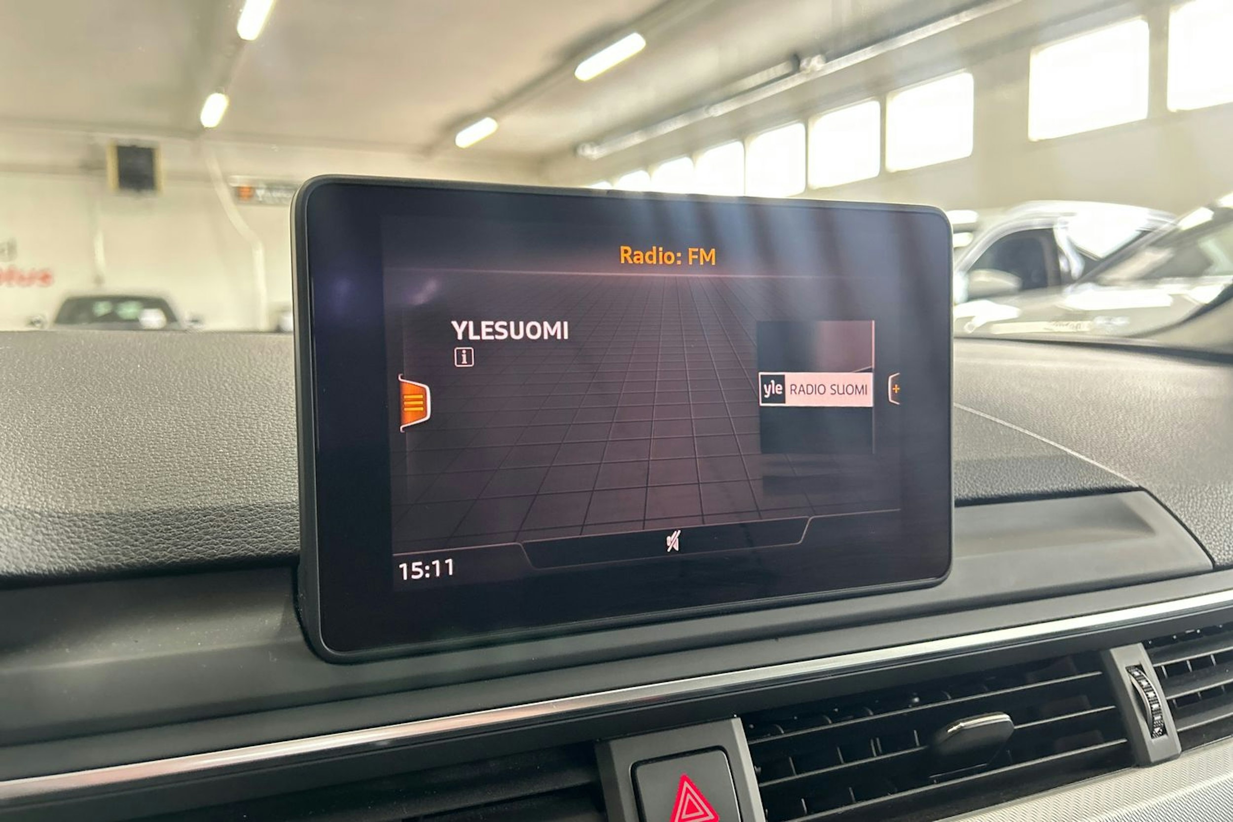 Valkoinen Audi A4 2019 kuva 22.