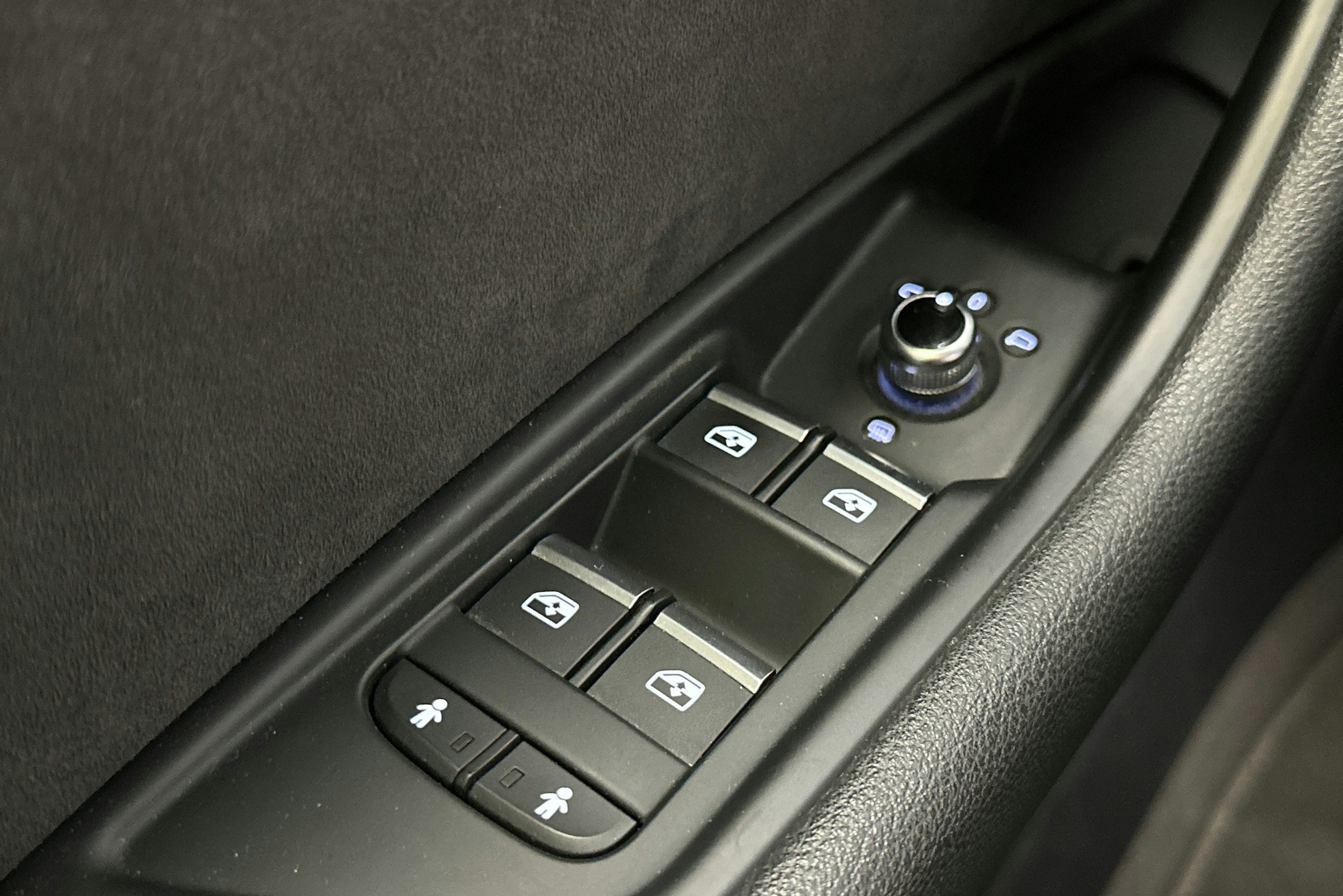 harmaa Audi A4 2019 kuva 16.