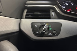 valkoinen Audi A4 2019 kuva 17.