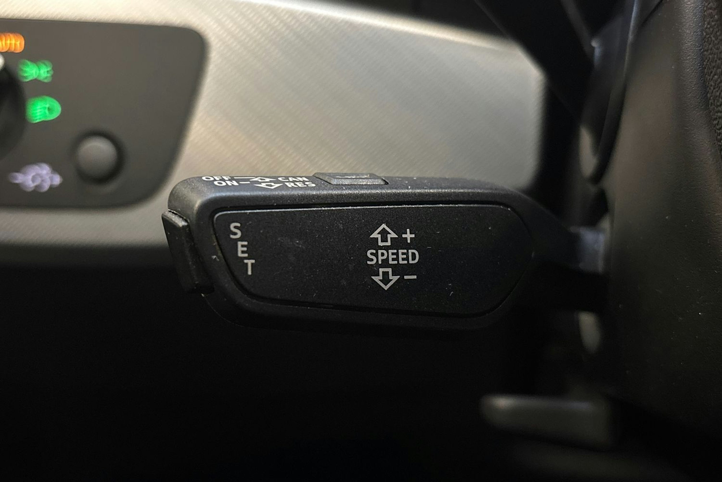 valkoinen Audi A4 2019 kuva 18.