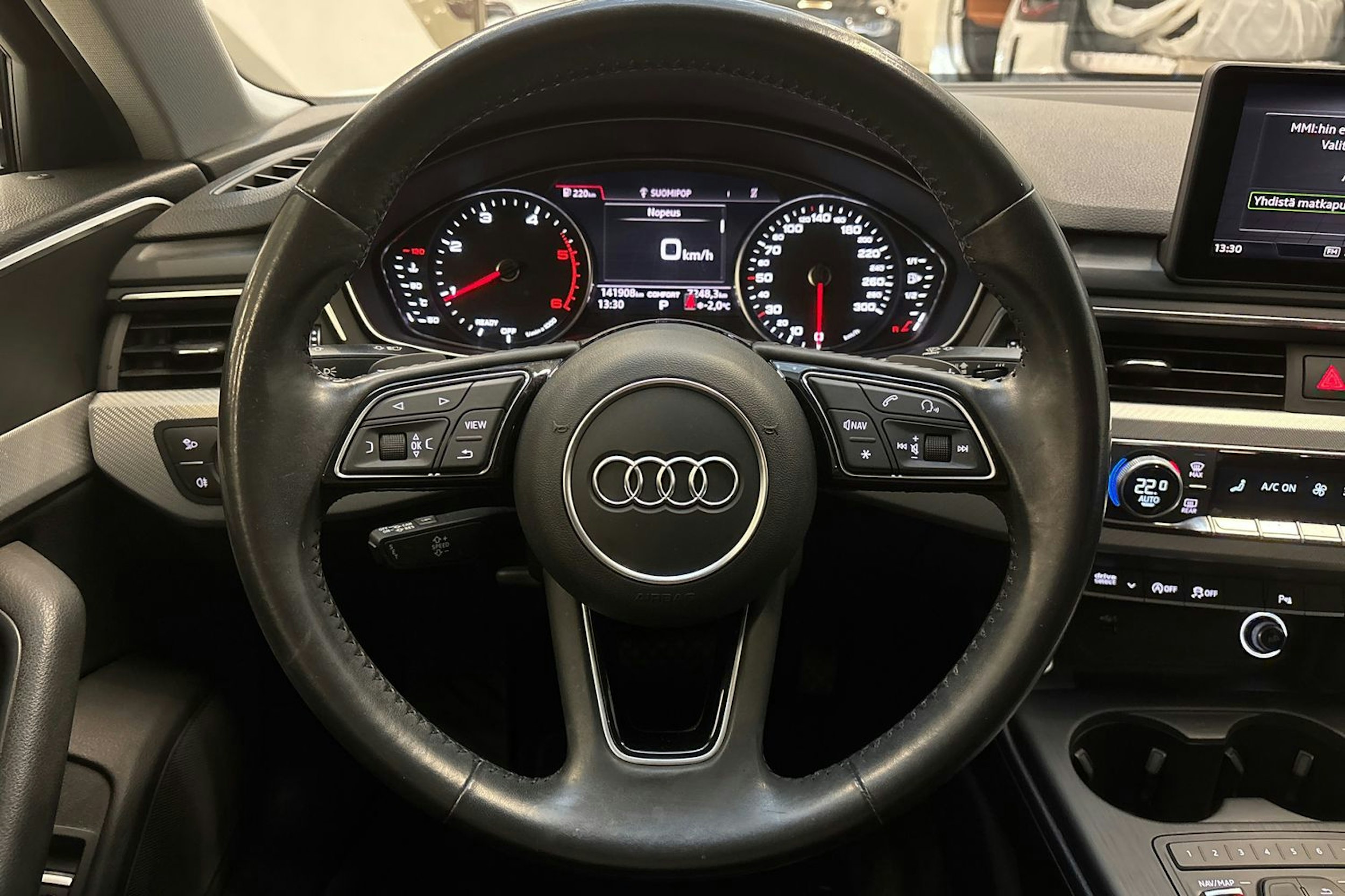 valkoinen Audi A4 2019 kuva 19.