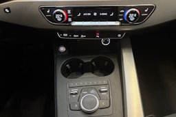 valkoinen Audi A4 2019 kuva 23.