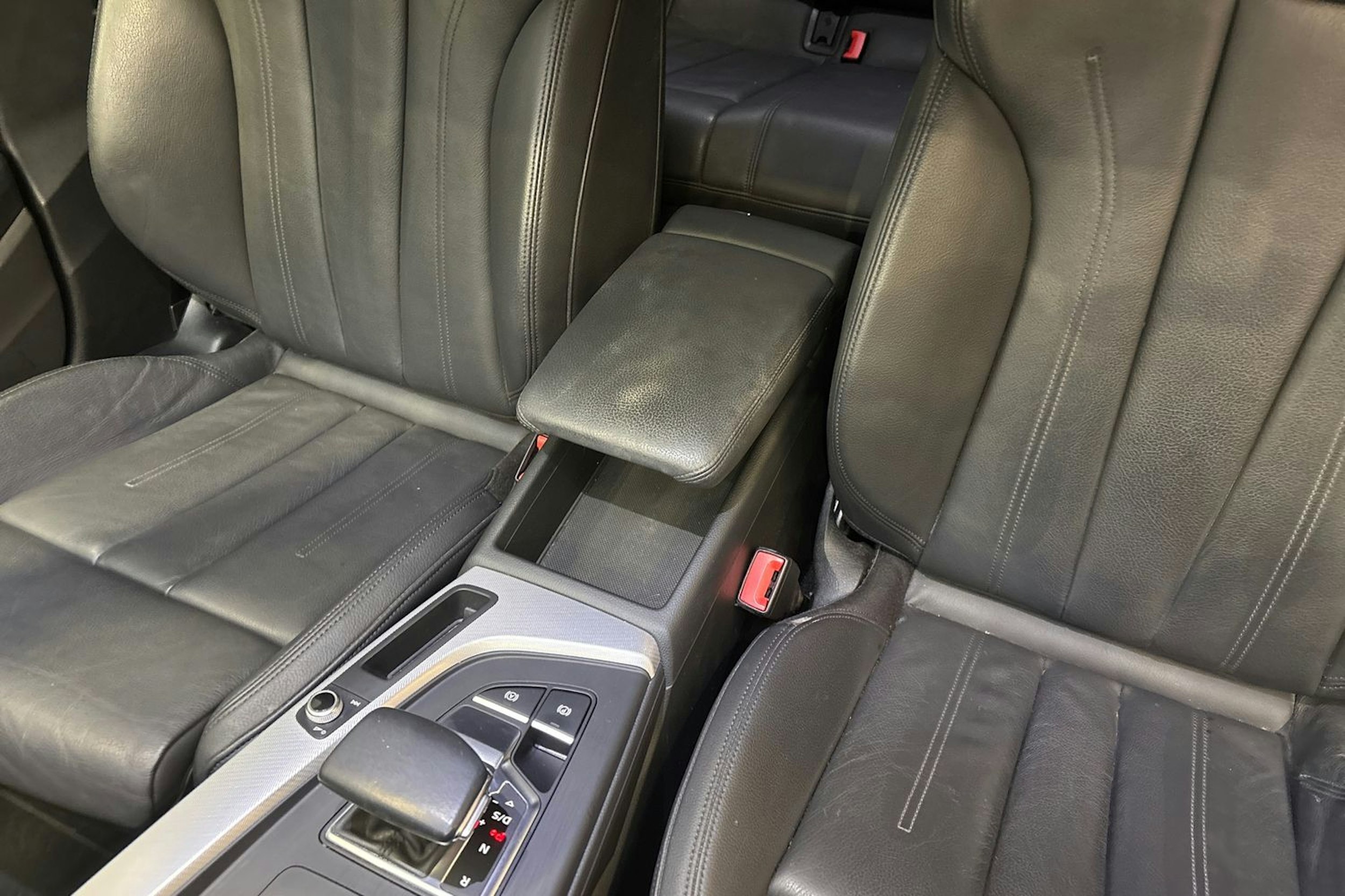 valkoinen Audi A4 2019 kuva 25.