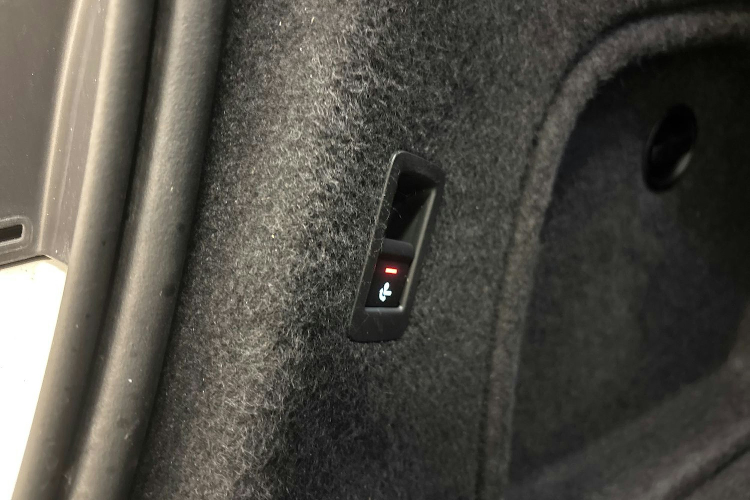 valkoinen Audi A4 2019 kuva 27.