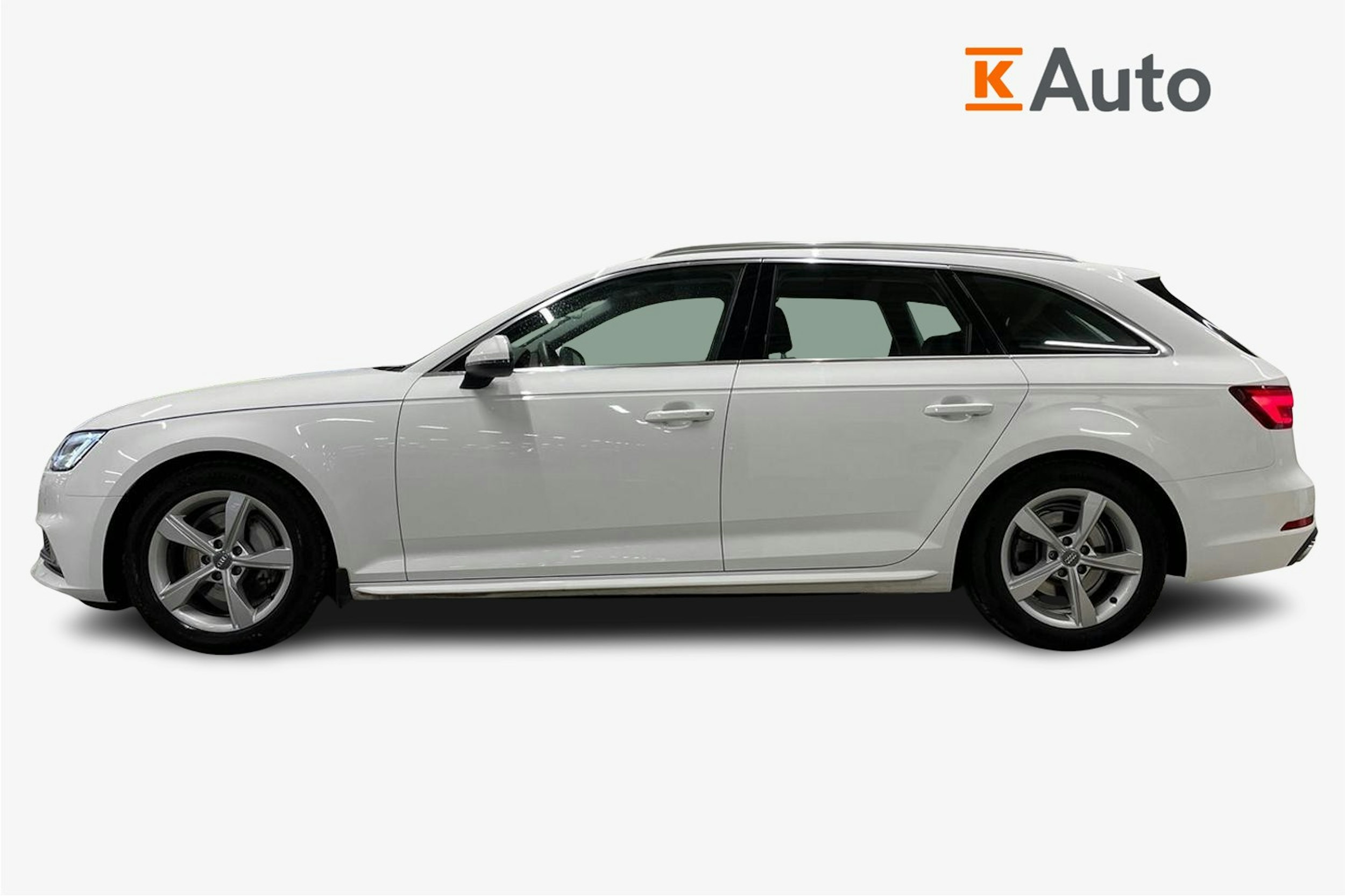 valkoinen Audi A4 2019 kuva 6.