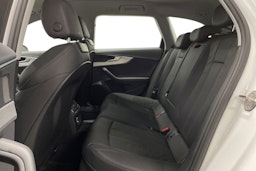 valkoinen Audi A4 2019 kuva 10.