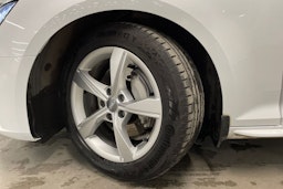 valkoinen Audi A4 2019 kuva 13.