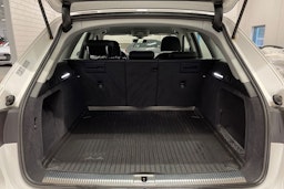 valkoinen Audi A4 2019 kuva 15.