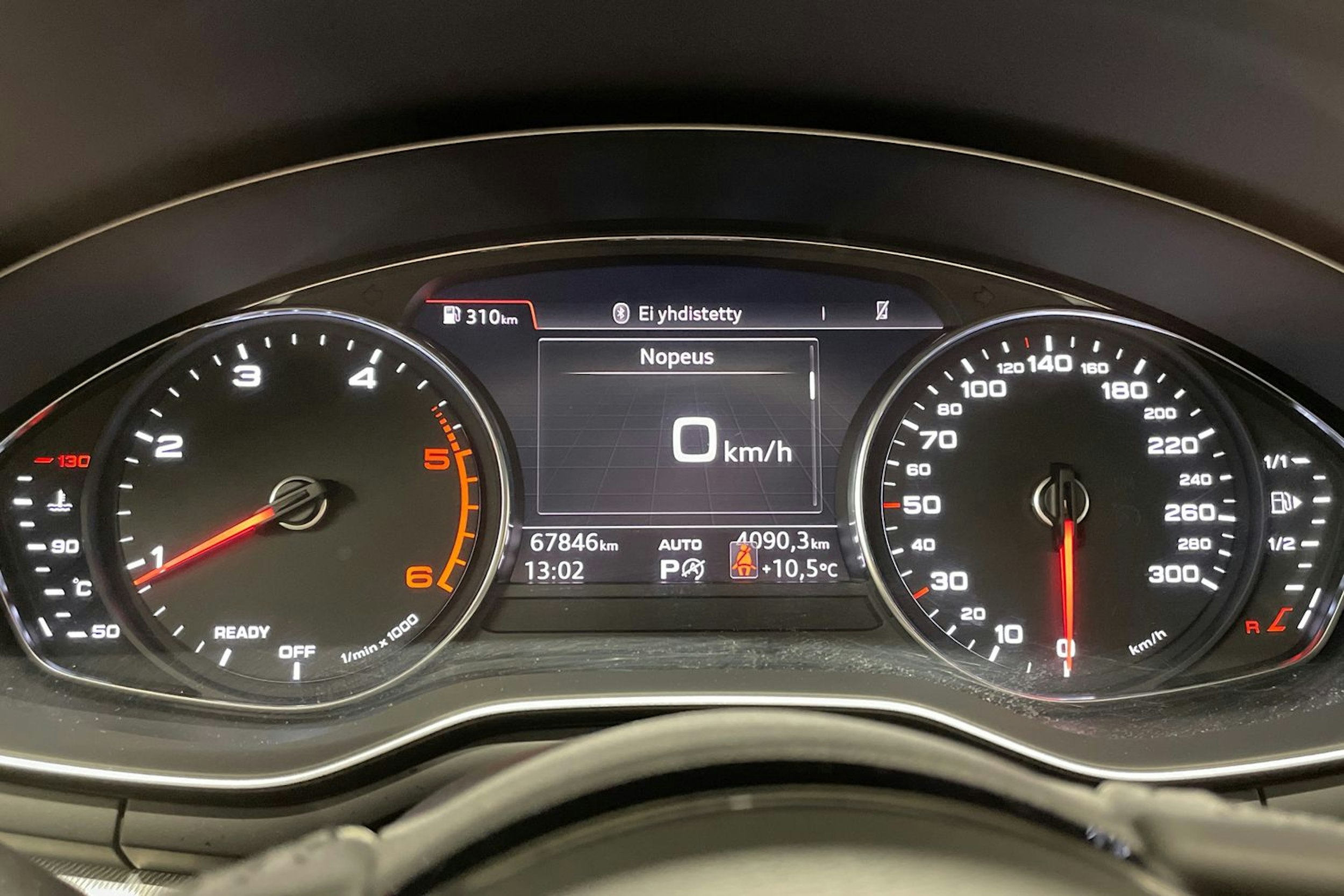 valkoinen Audi A4 2019 kuva 16.