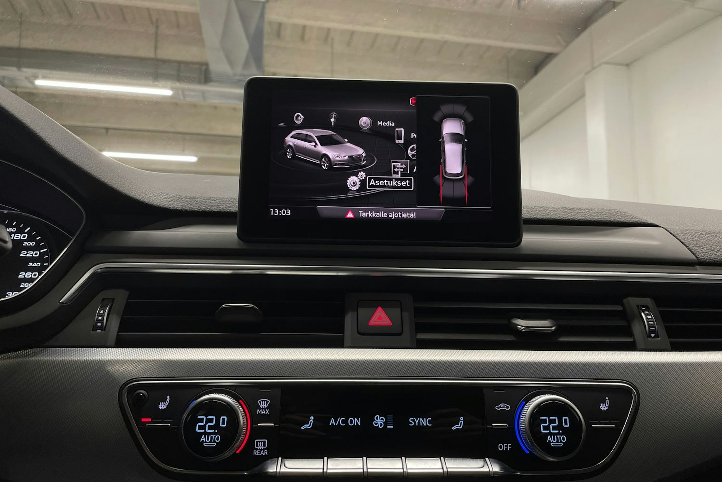 valkoinen Audi A4 2019 kuva 20.