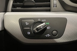 valkoinen Audi A4 2019 kuva 23.